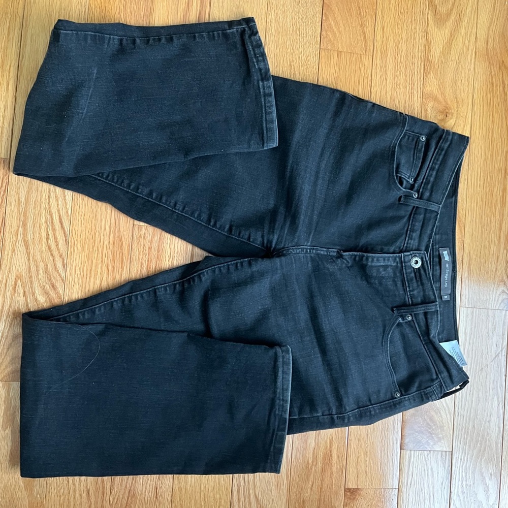 Women’s black 505 straight leg Levi’s jeans